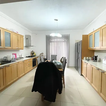 Edelweiss Apartment *