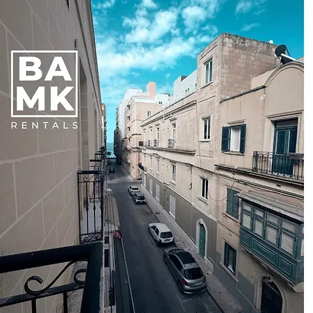 Modern 2 Bedroom 1 Minute From The Promenade