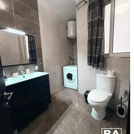 Daire Modern 2 Bedroom 1 Minute From The Promenade