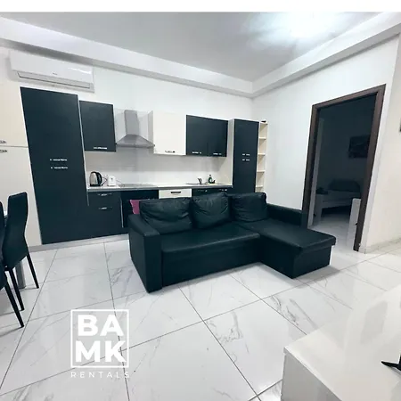 Modern 2 Bedroom 1 Minute From The Promenade *