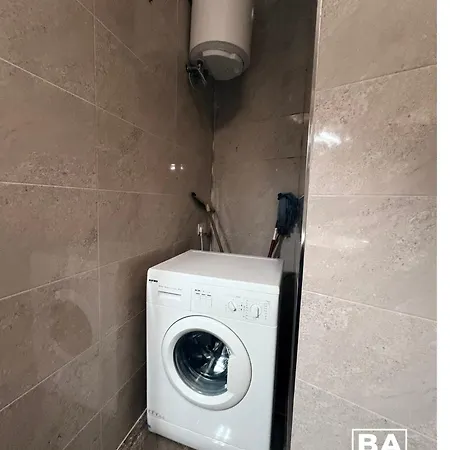 Modern 2 Bedroom 1 Minute From The Promenade *